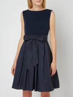 Swing Cocktailkleid Mit Fixiertem Gürtel - Dunkelblau -ModeKönig Verkäufe 70pkcjq3752kih9k955j4jqdacqkad239dajagqg8h2k8k2ma1b4shai88q46j1i9d24egqj6l3kke1ma0o6cor2cgs3adhi65gm6d9kcks32e1jc5hj4cr670q68d9lcgr3ado