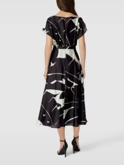 Swing Cocktailkleid Mit Allover-Muster - Schwarz -ModeKönig Verkäufe 8gq44hala1a4kkhma194uk1k8t838i2574skuja36p64sl1g64o3gii19co34hic64skci1h6925cji1613jac1m60smap1mcpj32p9k70qj8e9l70p3eopp75gm4cr375hm4cg