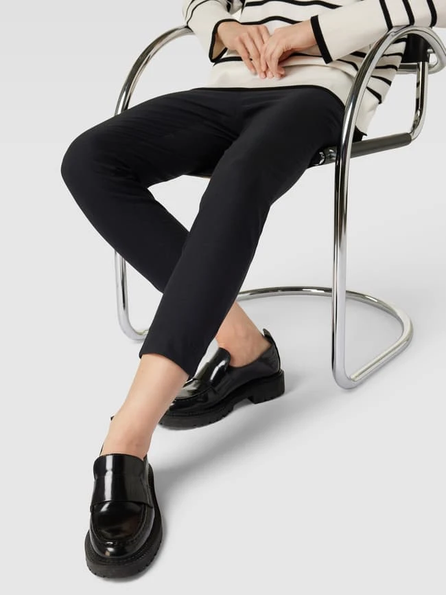 Christian Berg Woman Hose Mit Angedeuteten Gesäßtaschen - Schwarz 3 Christian Berg Woman Hose Mit Angedeuteten Gesäßtaschen - Schwarz – Bild 3