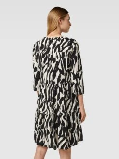 Comma Knielanges Kleid Mit Tunikakragen - Schwarz -ModeKönig Verkäufe 91456jq869242hq68da3ak9h60p54jpg8d74eiik692kgi1j6da4ili371130h9k75832had911jecpi70o6apj46lgm8opj6sq64cpkc4s3aoj66orjap9i6gsm2cb56cpj0c8