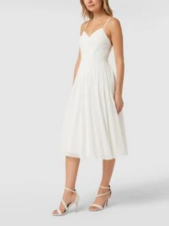 Laona Brautkleid Mit Floralen Stickereien Und Zierperlen - Offwhite