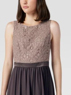 Jake*s Cocktail Cocktailkleid Im Vokuhila-Stil Mit Paillettenbesatz - Taupe 7 Jake*s Cocktail Cocktailkleid Im Vokuhila-Stil Mit Paillettenbesatz - Taupe -ModeKönig Verkäufe 9t83aiak899j2dhm6d434gi391b36iqa74r32ki29t63ej1i68pjghqj9ookshi58crjahaj8h956cijago3ce1hcdgm2d31cco64o9k6cqjeeb265hjec1k6hgj0pb1coq34e0